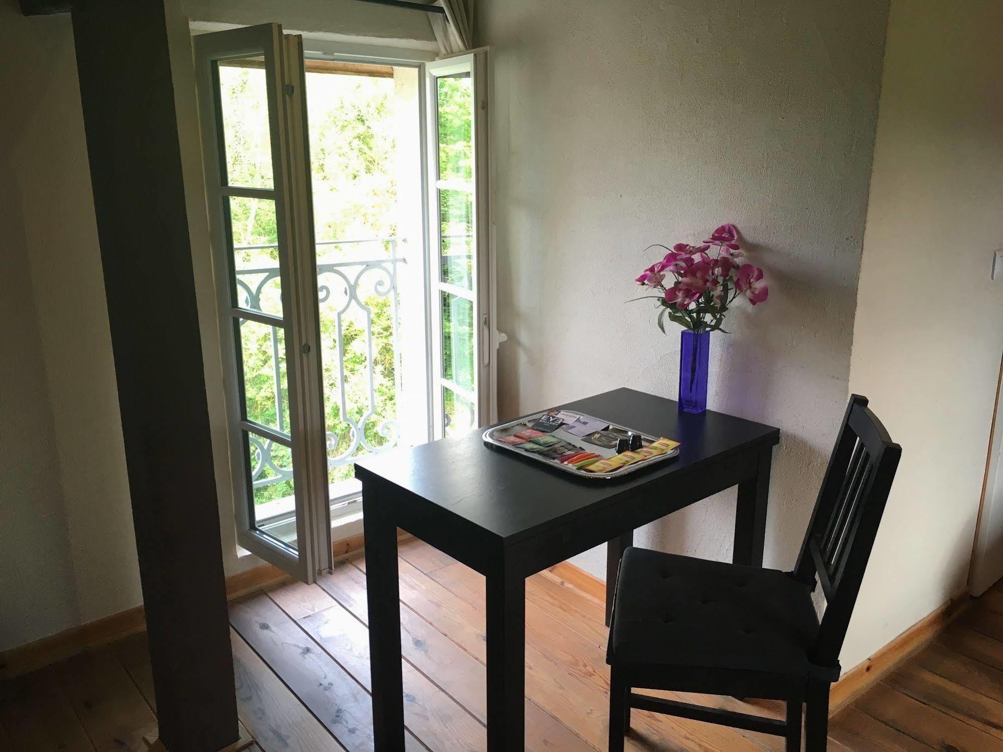 Domaine Du Moulin De Champie - Versailles - Gites & Suites Feucherolles Eksteriør bilde