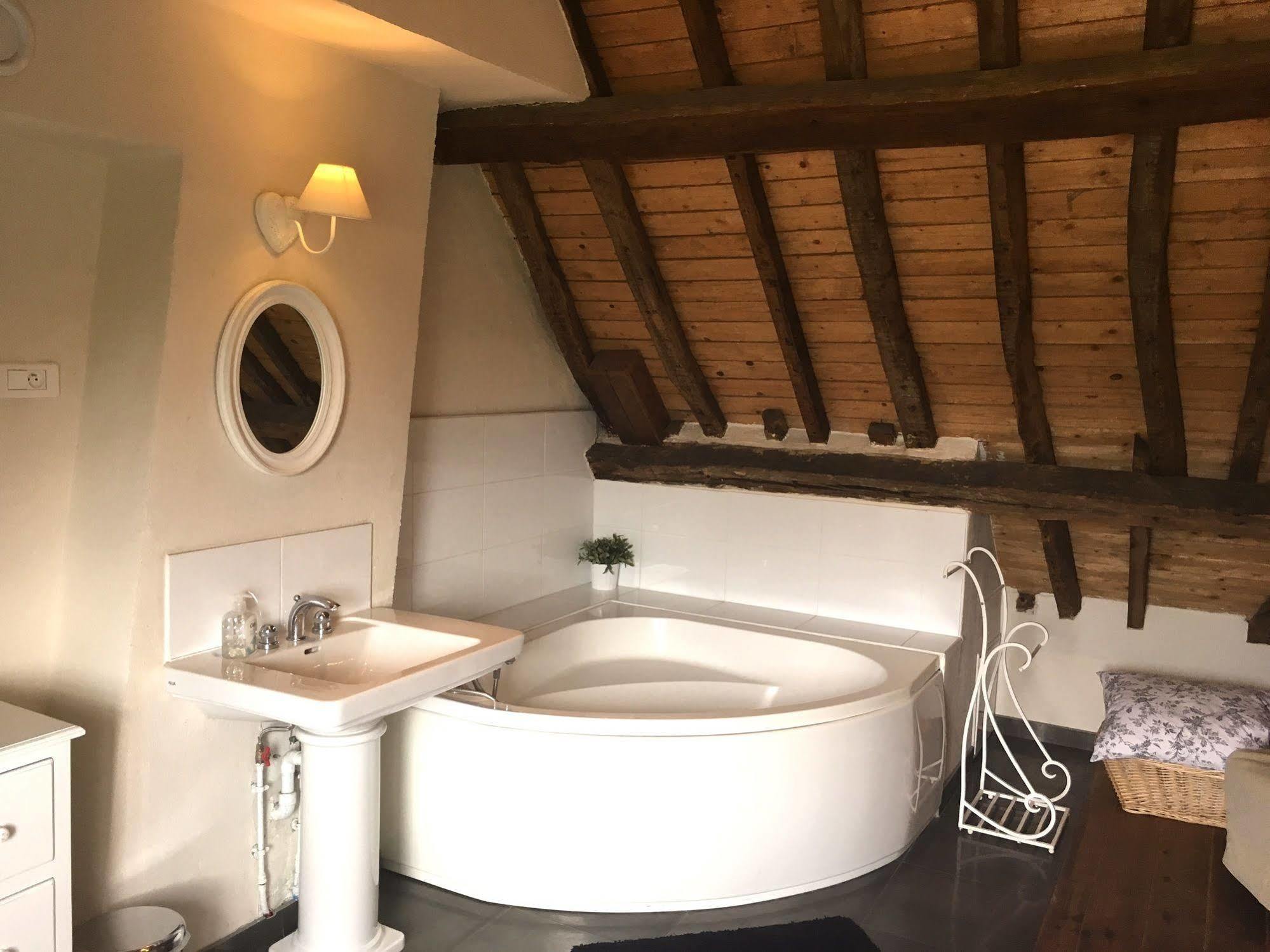 Domaine Du Moulin De Champie - Versailles - Gites & Suites Feucherolles Eksteriør bilde