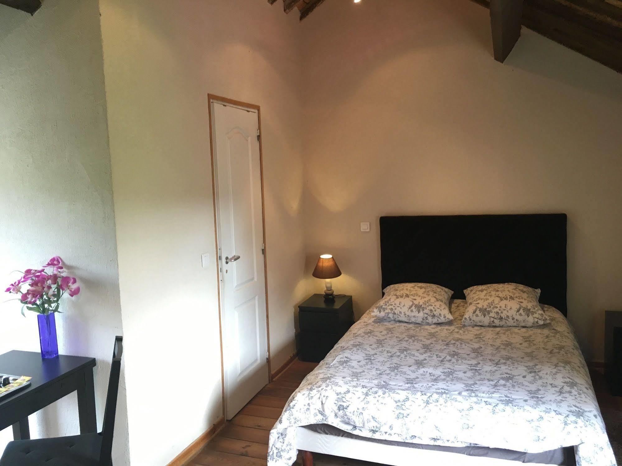 Domaine Du Moulin De Champie - Versailles - Gites & Suites Feucherolles Eksteriør bilde