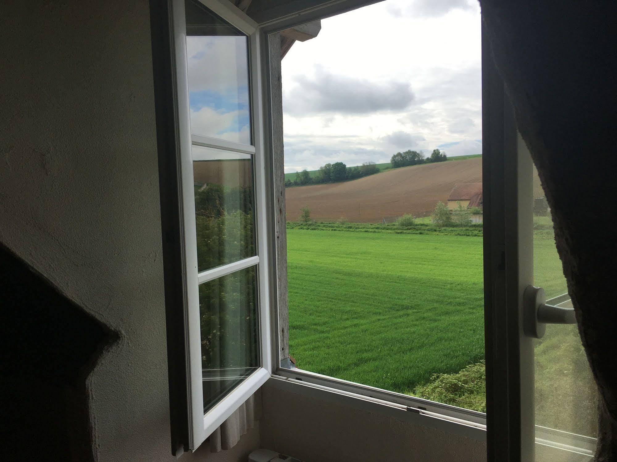 Domaine Du Moulin De Champie - Versailles - Gites & Suites Feucherolles Eksteriør bilde